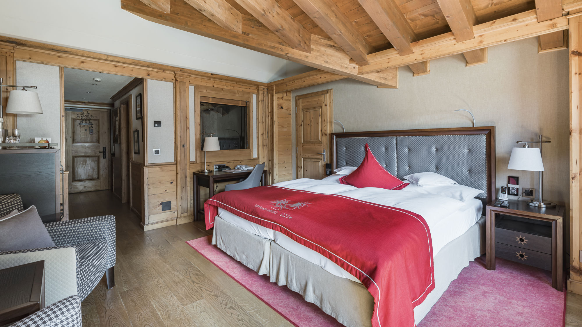 riffelalp-resort-chambre-natur-superior-vue-ensemble-02.jpeg
