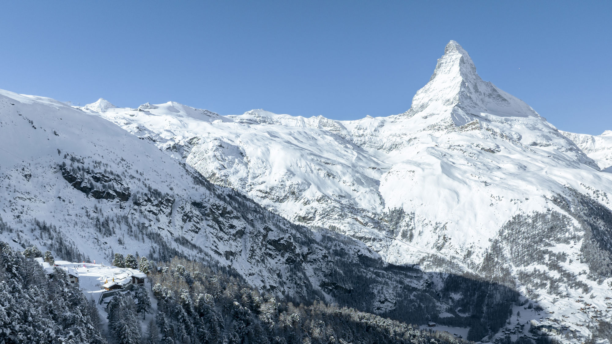 riffelalp-resort-montagnes-hiver-01.jpeg