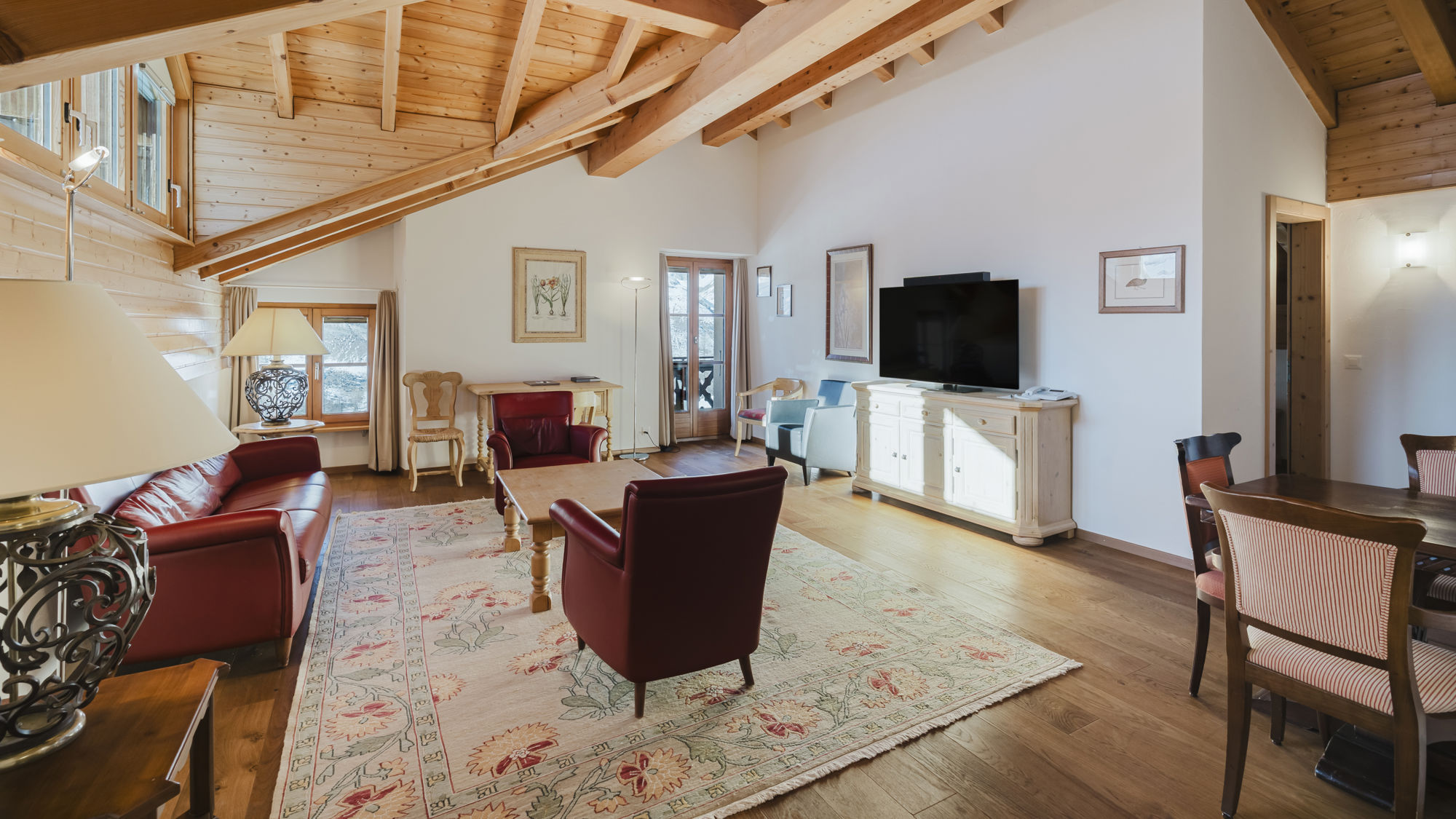 riffelalp-resort-alpenresidenz-augstkumme-appartement-601-salon-01.jpeg