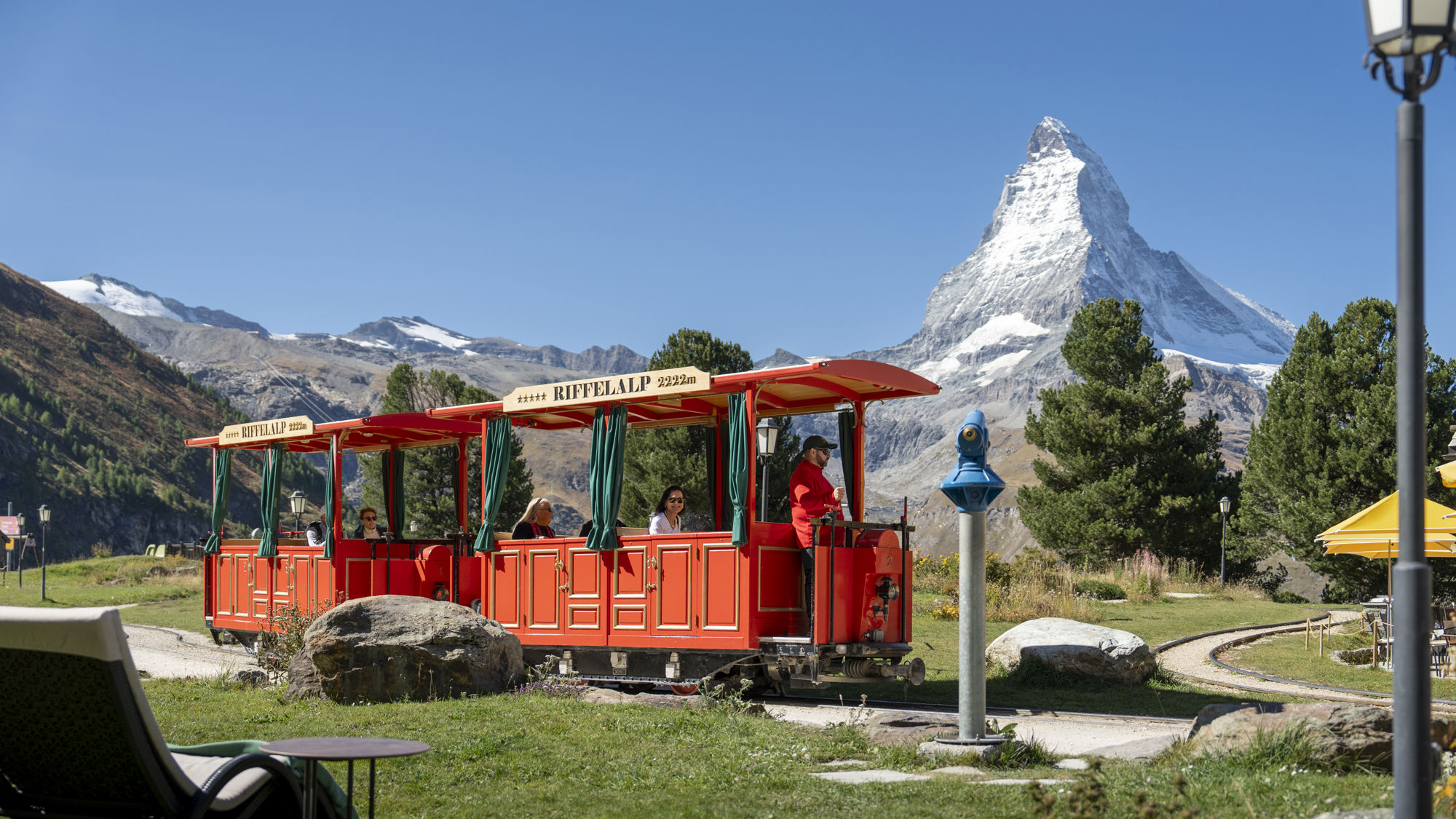 riffelalp-resort-tramway-alpes-suisses-01.jpeg