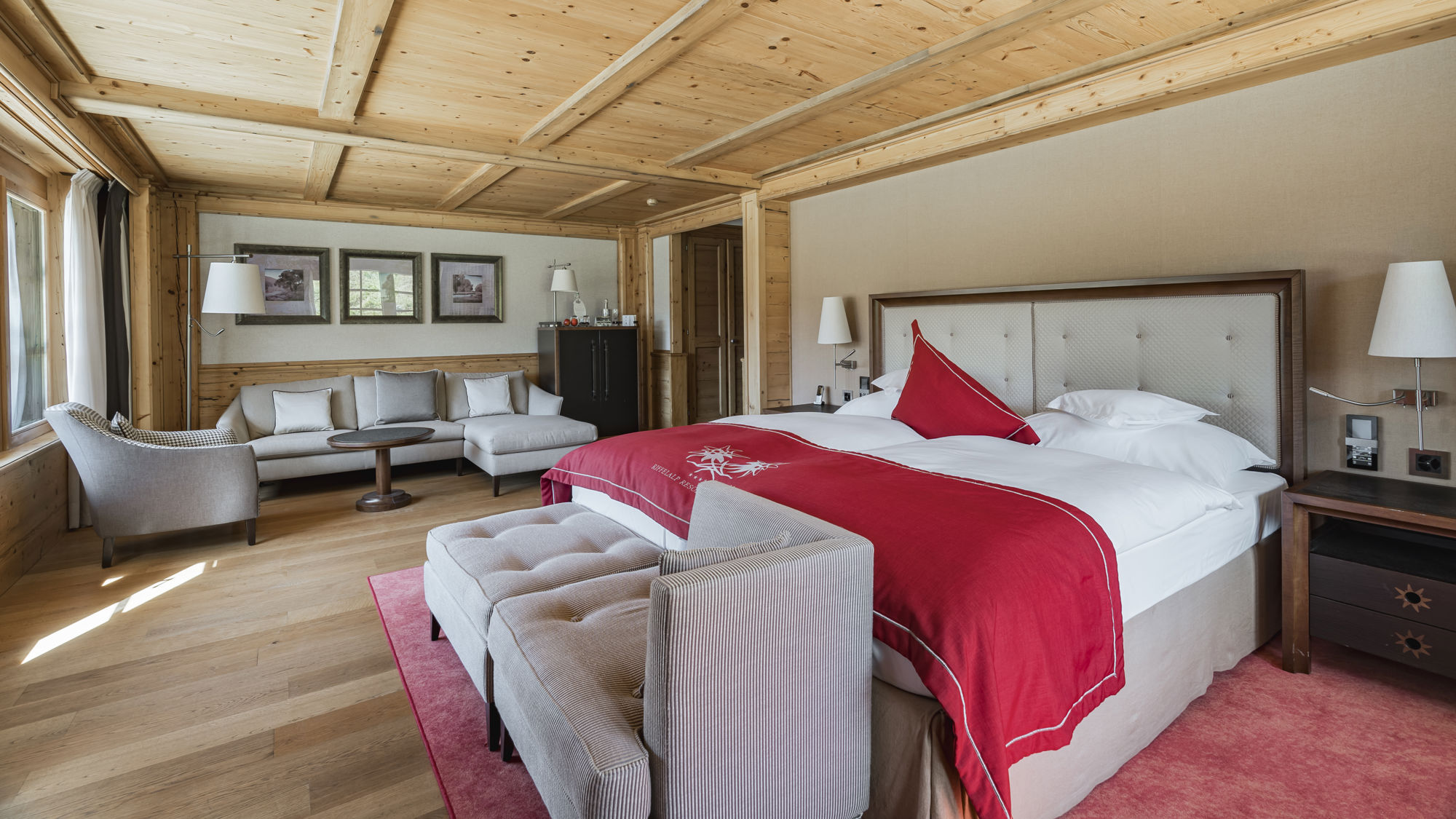 riffelalp-resort-matterhorn-deluxe-junior-suite-espace-nuit-02.jpeg